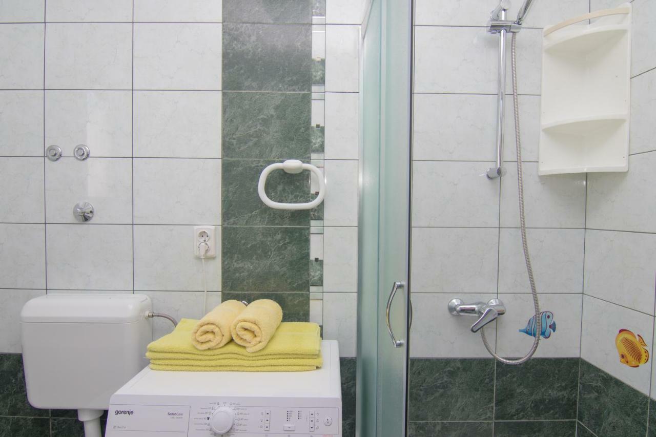 Apartmani Bistricic クルク エクステリア 写真