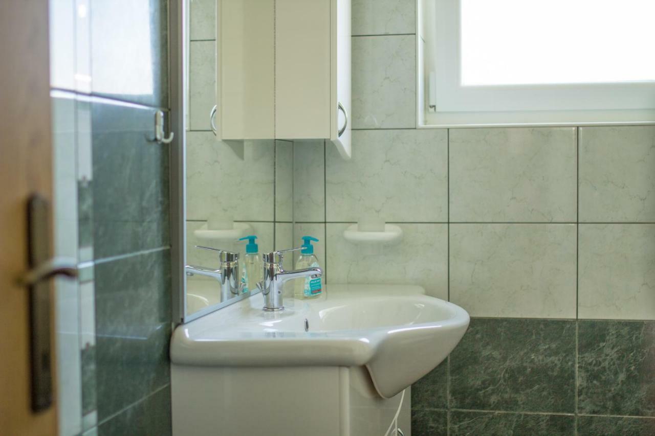 Apartmani Bistricic クルク エクステリア 写真
